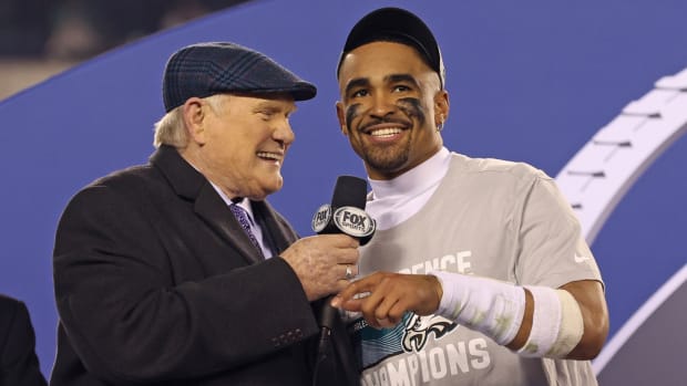 Terry Bradshaw interviews Jalen Hurts after the Eagles QB helped lead his team into Super Bowl LVII